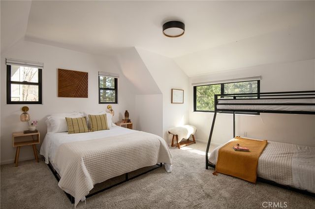 28989 Palisades, Lake Arrowhead, CA 92352