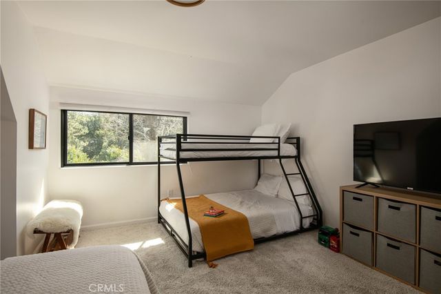 28989 Palisades, Lake Arrowhead, CA 92352