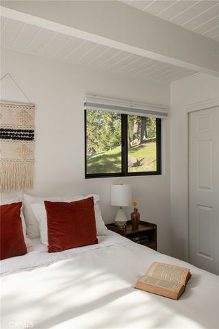 28989 Palisades, Lake Arrowhead, CA 92352