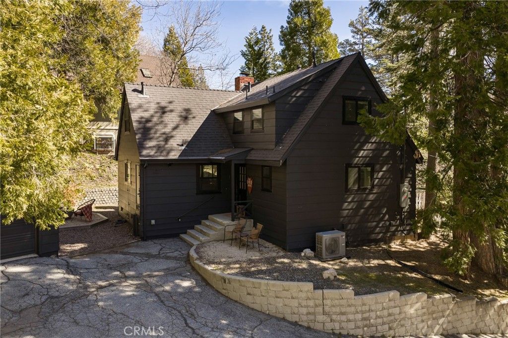 28989 Palisades, Lake Arrowhead, CA 92352