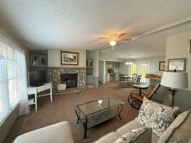 212 Man Hall Rd, Dothan, AL 36305