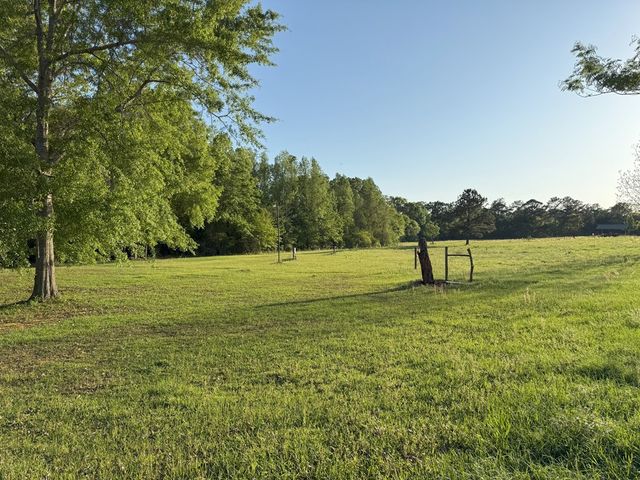 212 Man Hall Rd, Dothan, AL 36305