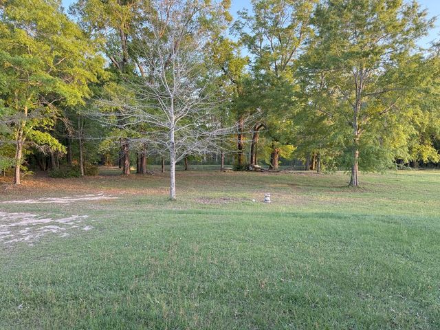 212 Man Hall Rd, Dothan, AL 36305