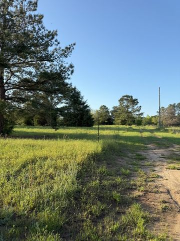 212 Man Hall Rd, Dothan, AL 36305