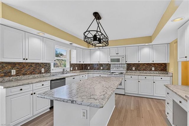 1705 Pilgrims MEWS, Virginia Beach, VA 23455