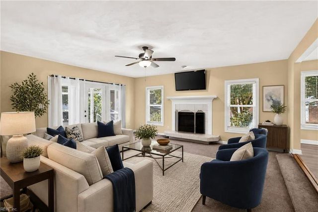 1705 Pilgrims MEWS, Virginia Beach, VA 23455