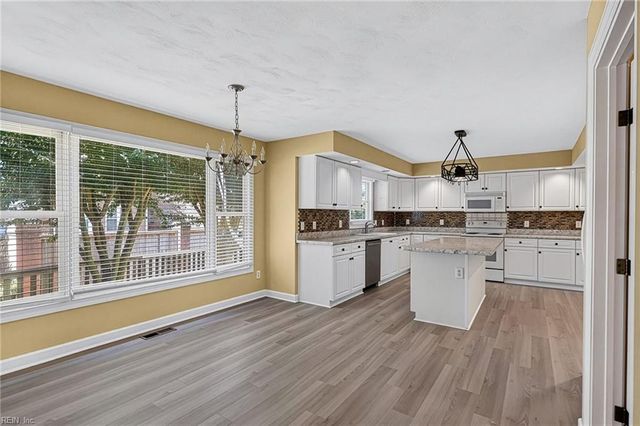 1705 Pilgrims MEWS, Virginia Beach, VA 23455
