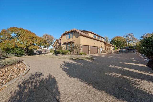 204 Overlook CT, Georgetown, TX 78628