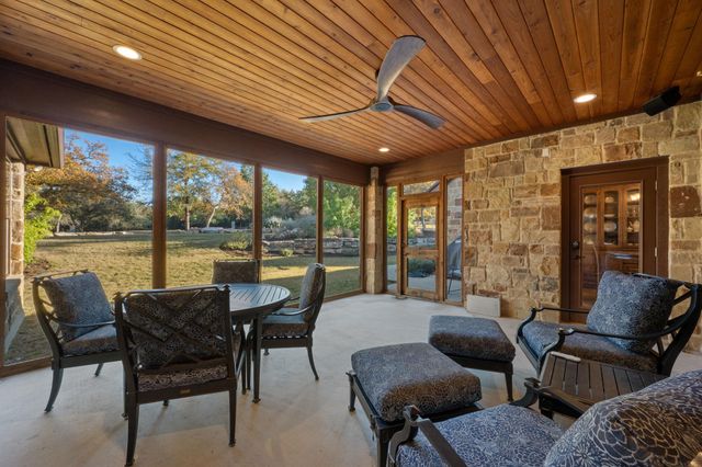 204 Overlook CT, Georgetown, TX 78628