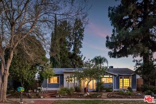 22706 Martha Street, Woodland Hills (los Angeles), CA 91367
