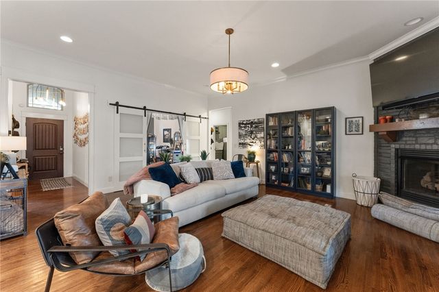 1706 NE Chaucer Street, Bentonville, AR 72712