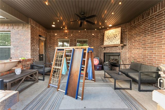 1706 NE Chaucer Street, Bentonville, AR 72712