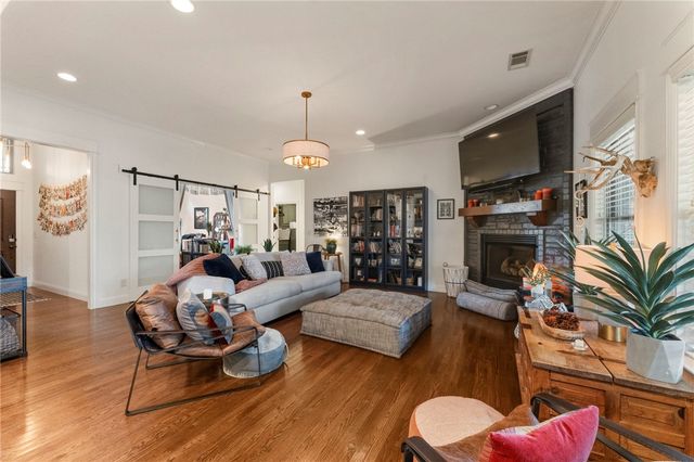 1706 NE Chaucer Street, Bentonville, AR 72712