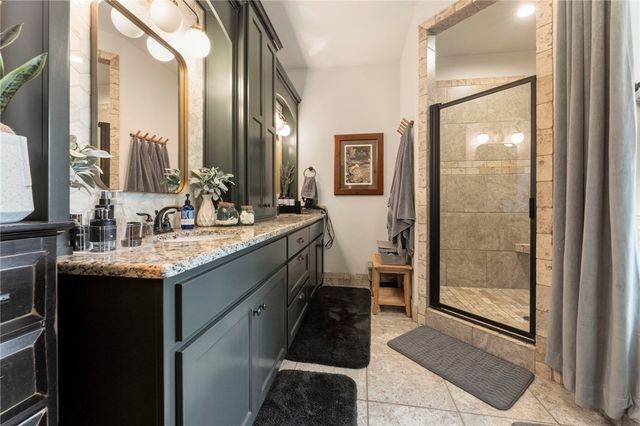 1706 NE Chaucer Street, Bentonville, AR 72712