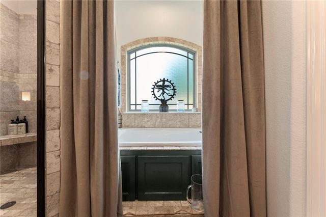 1706 NE Chaucer Street, Bentonville, AR 72712