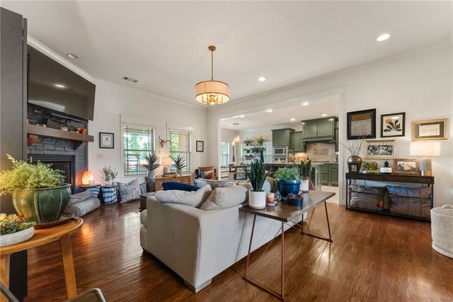 1706 NE Chaucer Street, Bentonville, AR 72712