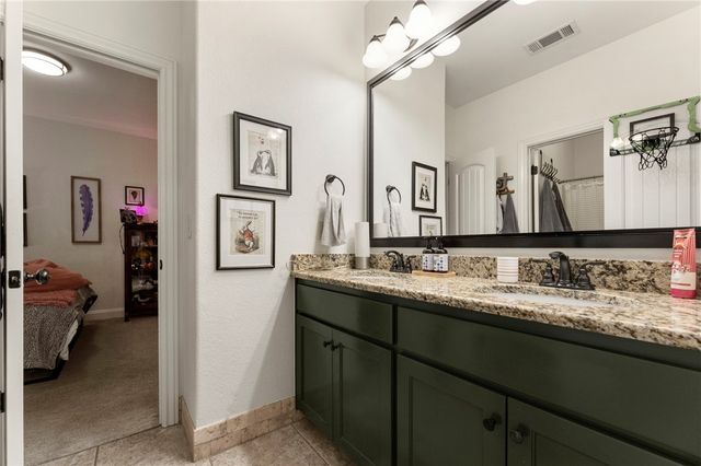 1706 NE Chaucer Street, Bentonville, AR 72712
