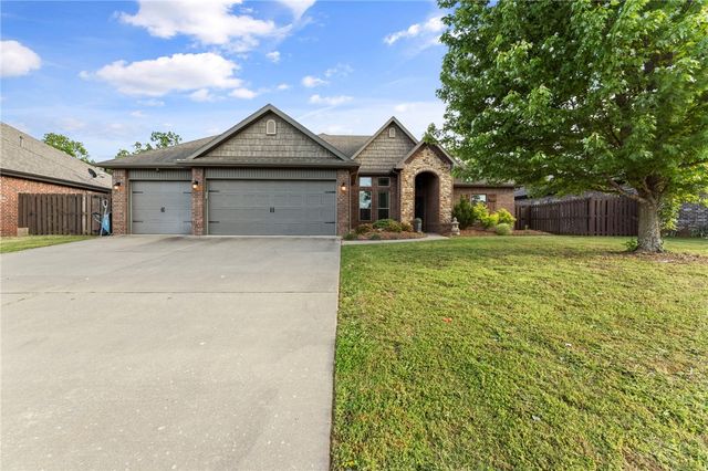 1706 NE Chaucer Street, Bentonville, AR 72712