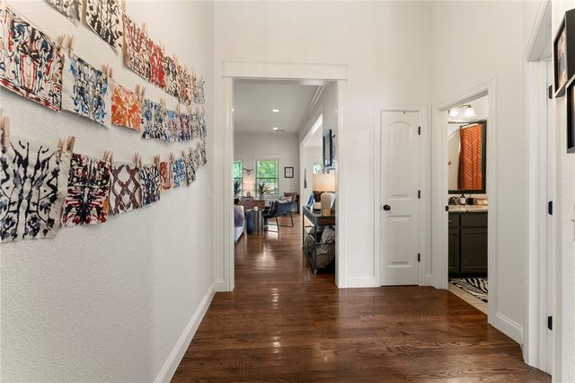 1706 NE Chaucer Street, Bentonville, AR 72712