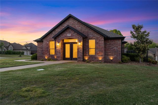 1706 NE Chaucer Street, Bentonville, AR 72712