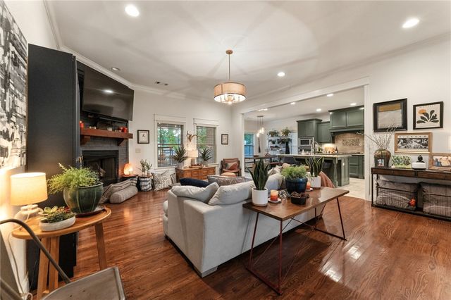 1706 NE Chaucer Street, Bentonville, AR 72712