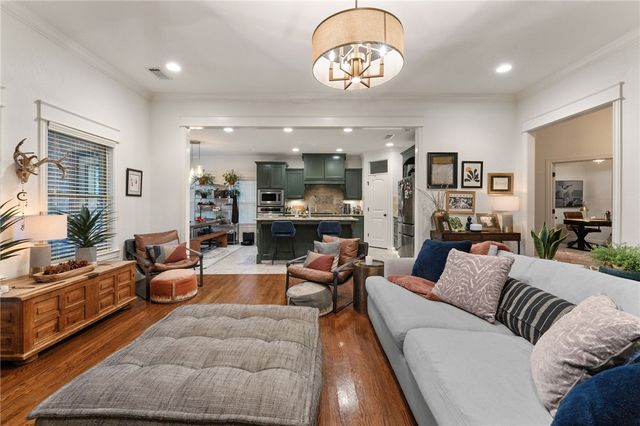 1706 NE Chaucer Street, Bentonville, AR 72712