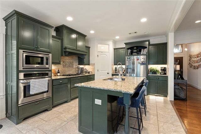 1706 NE Chaucer Street, Bentonville, AR 72712