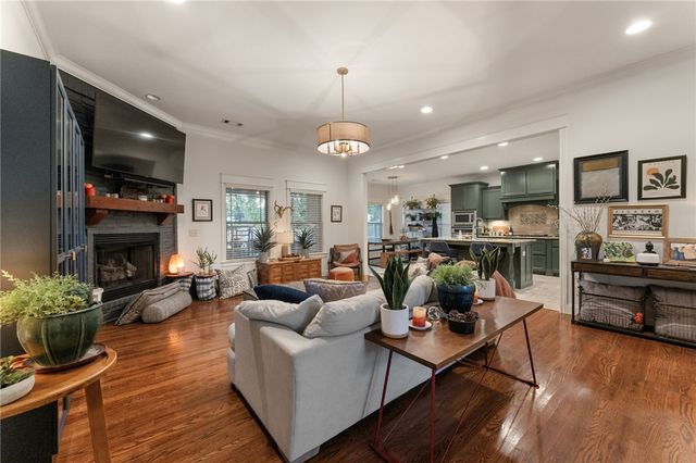 1706 NE Chaucer Street, Bentonville, AR 72712
