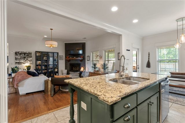 1706 NE Chaucer Street, Bentonville, AR 72712