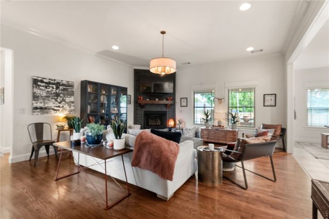 1706 NE Chaucer Street, Bentonville, AR 72712