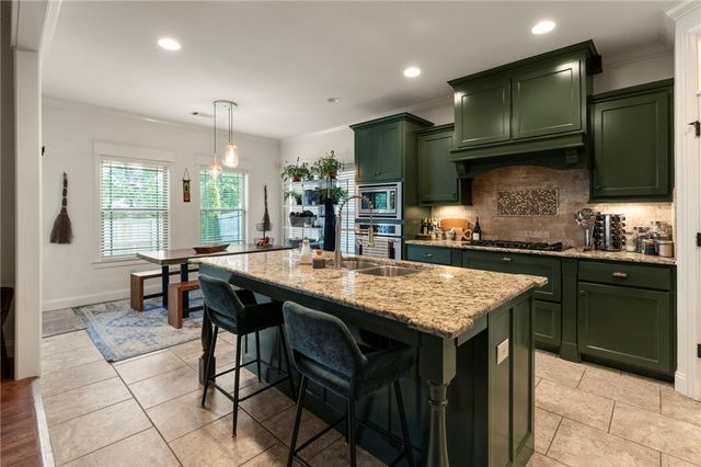 1706 NE Chaucer Street, Bentonville, AR 72712