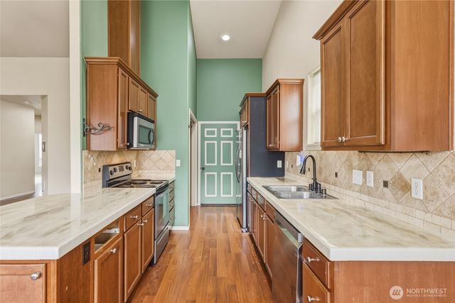 90 Glen Gate Loop, Cathlamet, WA 98612