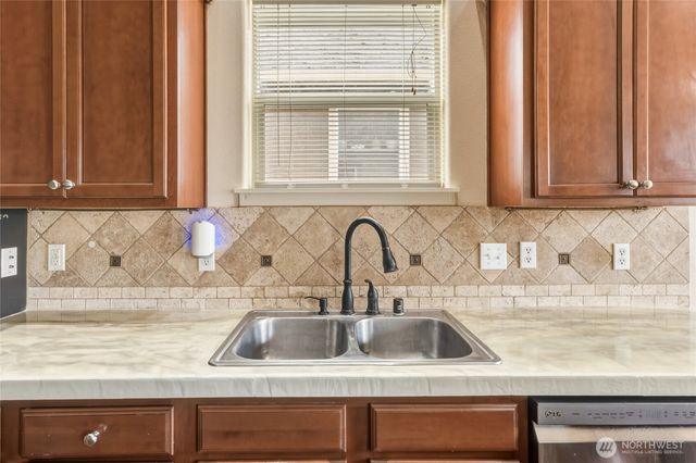 90 Glen Gate Loop, Cathlamet, WA 98612