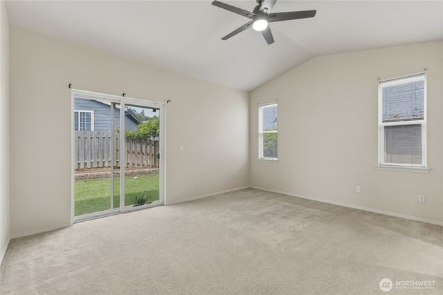 90 Glen Gate Loop, Cathlamet, WA 98612
