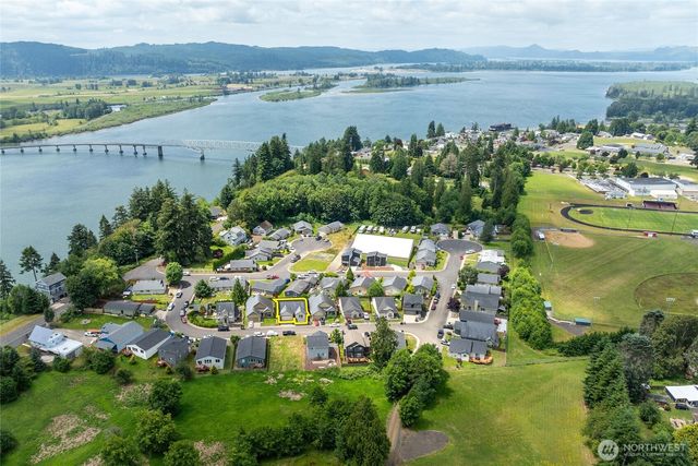 90 Glen Gate Loop, Cathlamet, WA 98612