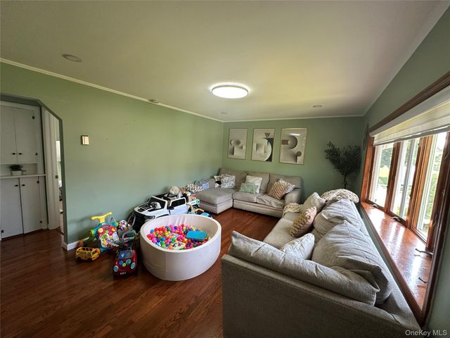 43 Malone Street, Hicksville, NY 11801