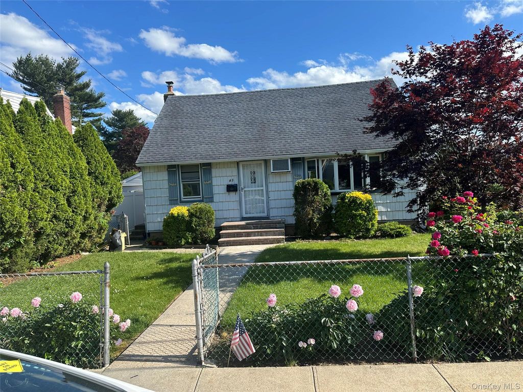 43 Malone Street, Hicksville, NY 11801