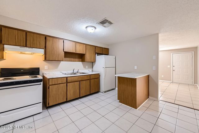 11764 RAVEN Drive W, Jacksonville, FL 32218