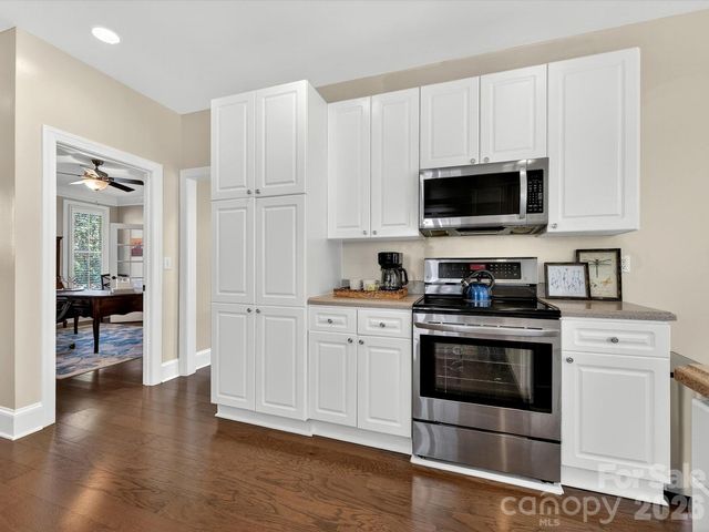6122 Highview Road, Matthews, NC 28104