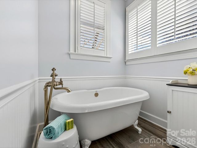 6122 Highview Road, Matthews, NC 28104