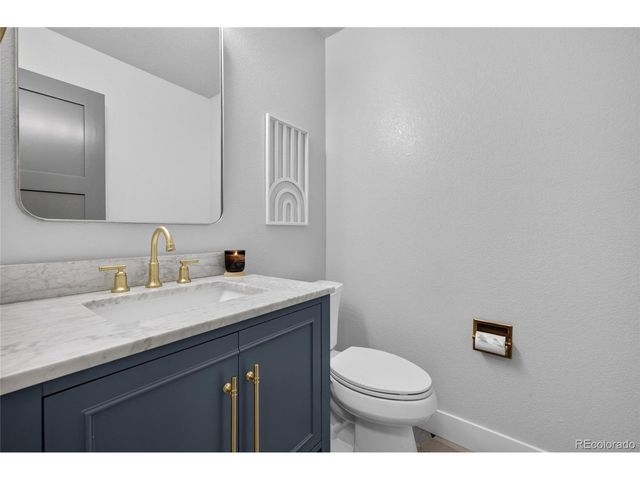 9193 Roadrunner Dr, Highlands Ranch, CO 80129