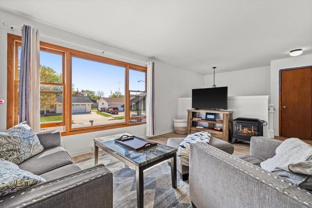 7912 31st AVENUE, Kenosha, WI 53142
