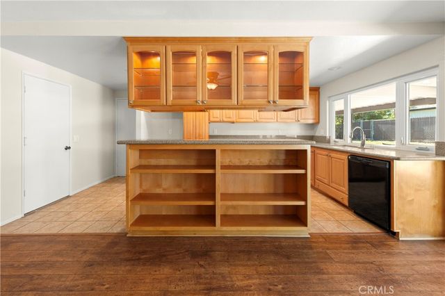 2286 Century, Riverside, CA 92506