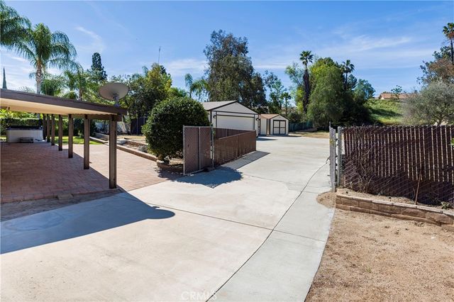 2286 Century, Riverside, CA 92506