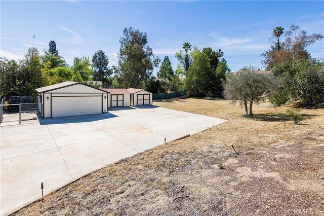 2286 Century, Riverside, CA 92506
