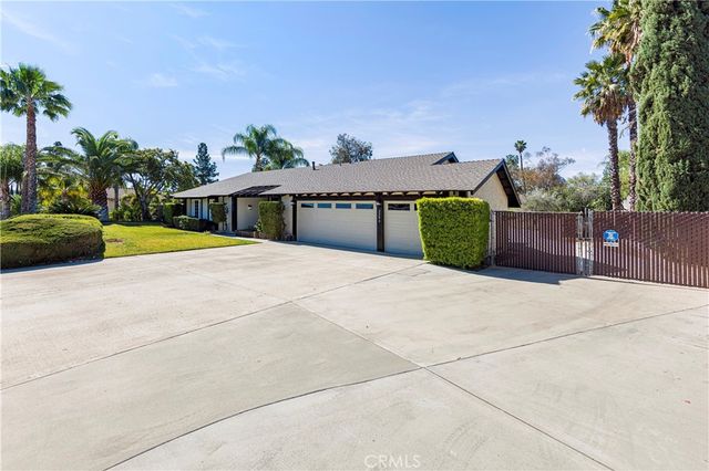 2286 Century, Riverside, CA 92506