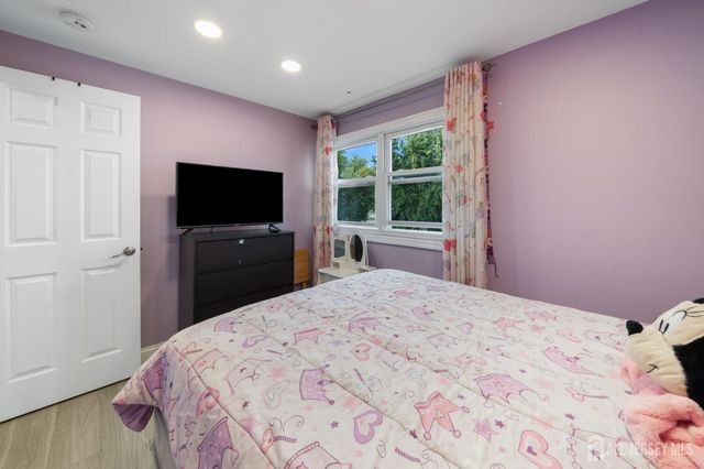 296 Saint James Avenue, Woodbridge Proper, NJ 07095