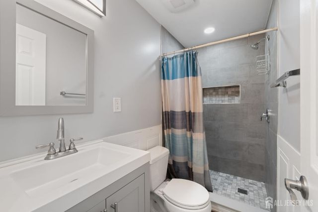 296 Saint James Avenue, Woodbridge Proper, NJ 07095