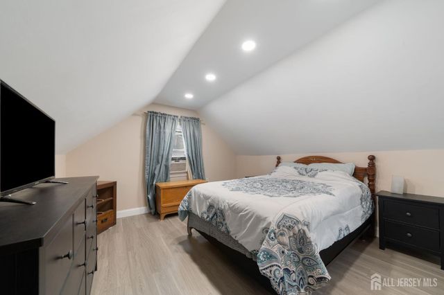 296 Saint James Avenue, Woodbridge Proper, NJ 07095