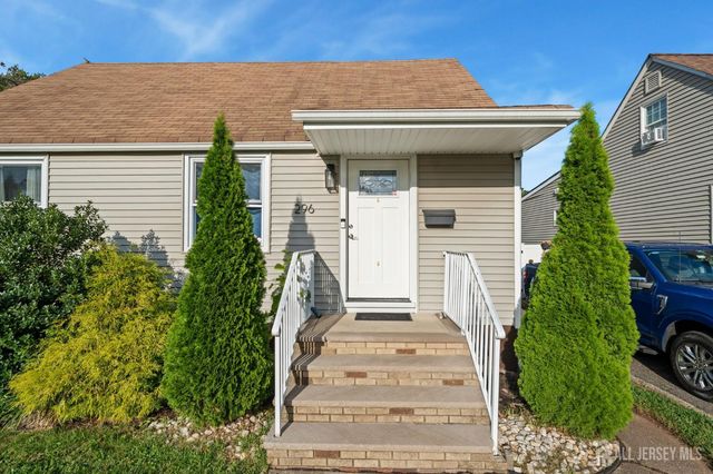 296 Saint James Avenue, Woodbridge Proper, NJ 07095